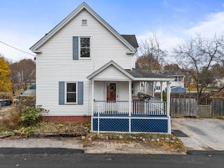 13 Middle St, Lisbon, ME 04252