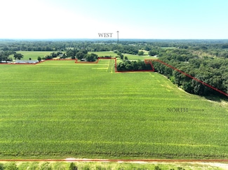 2777 Carter Rd, Coloma, MI 49038