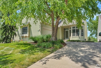 5912 Longleaf Dr, Lawrence, KS 66049