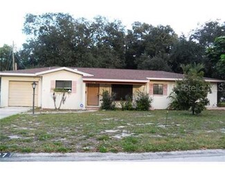 1327 77th St N, Saint Petersburg, FL 33710