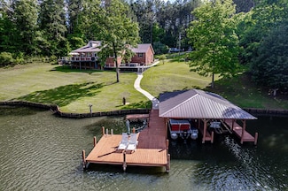 2122 Harbour Point Dr, Sparta, GA 31087