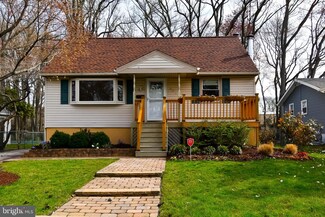 601 Otter Branch Dr, Magnolia, NJ 08049