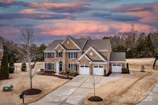 9900 Silverling Dr, Waxhaw, NC 28173