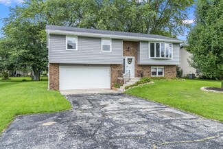 3953 S Lakeshore Dr, Crown Point, IN 46307