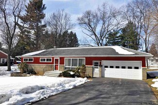 1 Oakwood St, East Greenbush, NY 12061