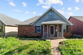 4321 E Fairfax Ct, Saint Louis, MO 63113