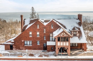 2400 E Superior St, Duluth, MN 55812
