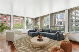 300 E 33rd St Unit 2L, New York, NY 10016