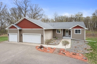 25377 Eureka Ave, Wyoming, MN 55092