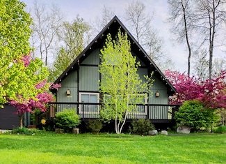 1500 Goldenrod Dr, Houghton Lake, MI 48629