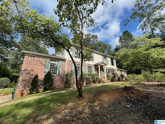 3553 Hampshire Dr, Mountain Brook, AL 35223