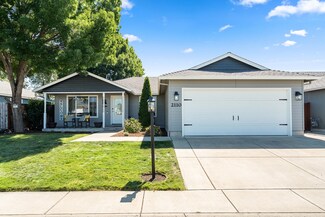 2110 Lara Ln, Central Point, OR 97502