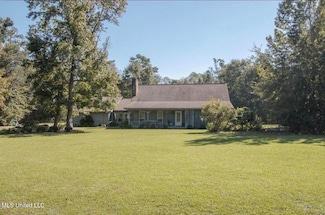 8232 County Farm Rd, Long Beach, MS 39560