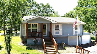 715 Hickory Dr, Warsaw, MO 65355