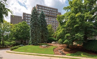 250 Hammond Pond Pkwy Unit 404S, Chestnut Hill, MA 02467