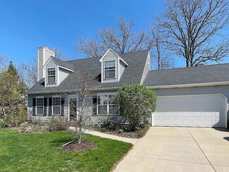 384 Village Ct, Cuyahoga Falls, OH 44223