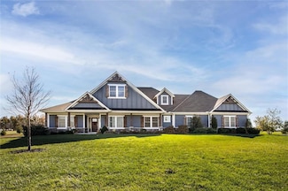 27307 Oakhaven Dr, Greenwood, MO 64034