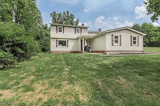 11797 Sun Ridge Cir, Chardon, OH 44024