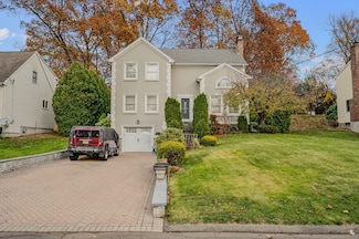 102 Westlook Rd, Wethersfield, CT 06109