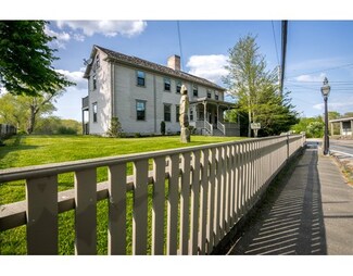 3 Main St, Little Compton, RI 02837