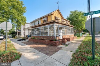 411 2nd St, Swedesboro, NJ 08085
