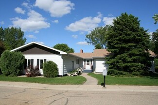 601 3rd St SE, Crosby, ND 58730
