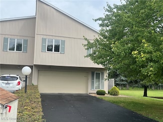 64 River Run Dr Unit J, Fremont, OH 43420