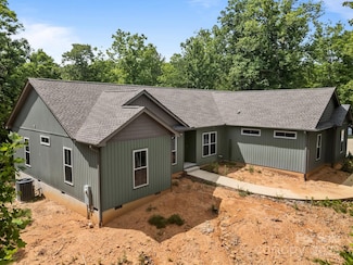 140 Cove Crest Dr, Rutherfordton, NC 28139