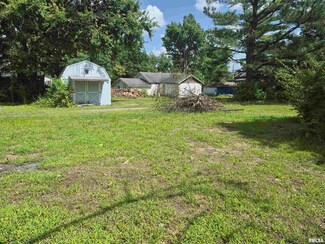 1905 W Poplar St, Harrisburg, IL 62946