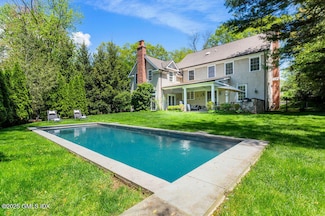 12 Druid Ln, Riverside, CT 06878