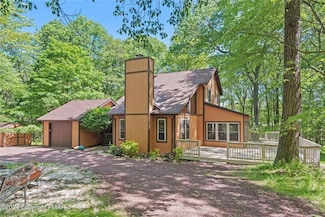 399 Moseywood Rd, Lake Harmony, PA 18624