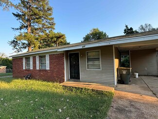 313 Honduras Dr, Memphis, TN 38109