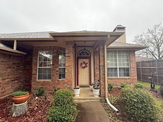 1221 Oaktree St, Denton, TX 76209