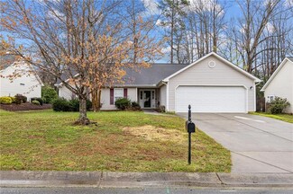 607 Walnut Crossing Dr, Whitsett, NC 27377