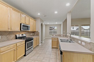 5704 Windy Knoll Ln, Rosharon, TX 77583