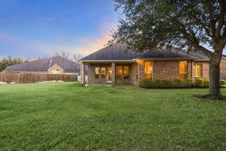 5902 Ravens Mill Ct, Sugar Land, TX 77479