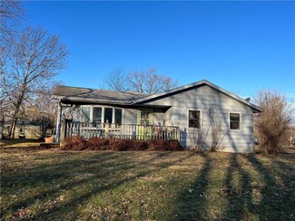 520 N 6th St, Winterset, IA 50273