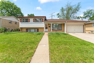 427 Gilbert Dr, Wood Dale, IL 60191