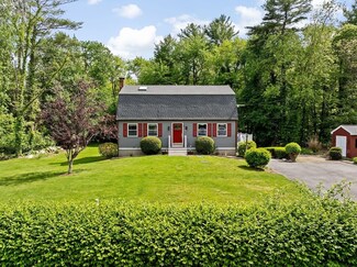 404 Holmes St, Hanson, MA 02341
