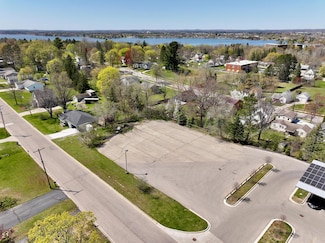 208 Robertson St, Cadillac, MI 49601