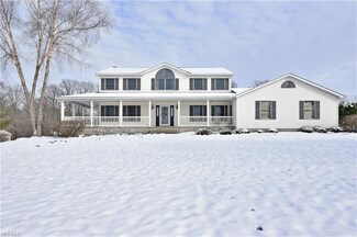13301 Old Hickory Ct, North Lima, OH 44452