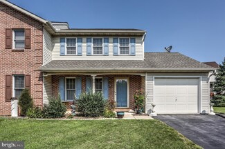 205 Zwecker Cir, New Holland, PA 17557