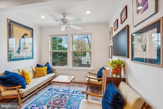 409 E Raymond Ave Unit 8, Alexandria, VA 22301