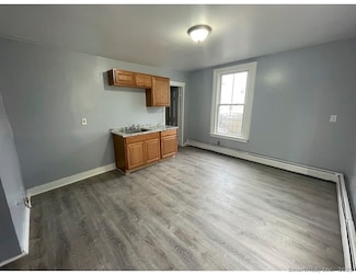 34 Park St Unit 1, Bridgeport, CT 06608