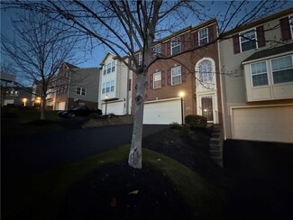 242 Maple Ridge Dr, Canonsburg, PA 15317