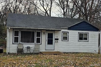 1048 Kuhlman Ln, Saint Louis, MO 63119
