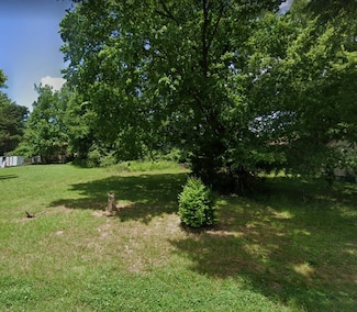 14 E Armstrong Rd, Memphis, TN 38109