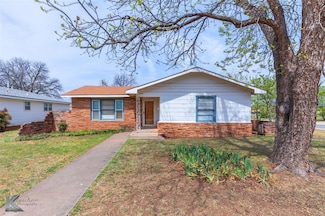 590 E North 23rd St, Abilene, TX 79601