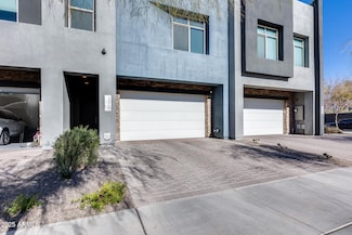 1914 W Desert Hollow Dr, Phoenix, AZ 85085