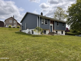 132 Laurel Dr, Gallitzin, PA 16641